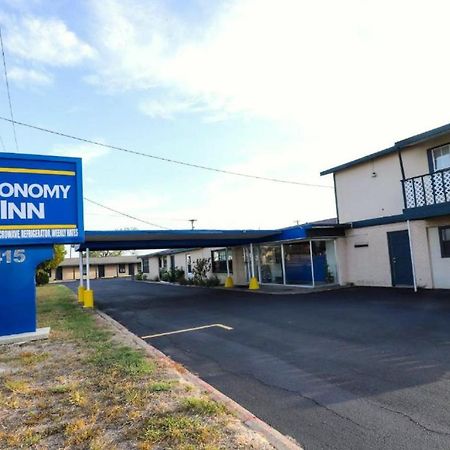 Economy Inn Kingsville Exteriör bild